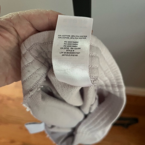 TNA Airy Fleece shorts size medium. Comfy in excellent condition. No pockets. - Picture 2 of 5